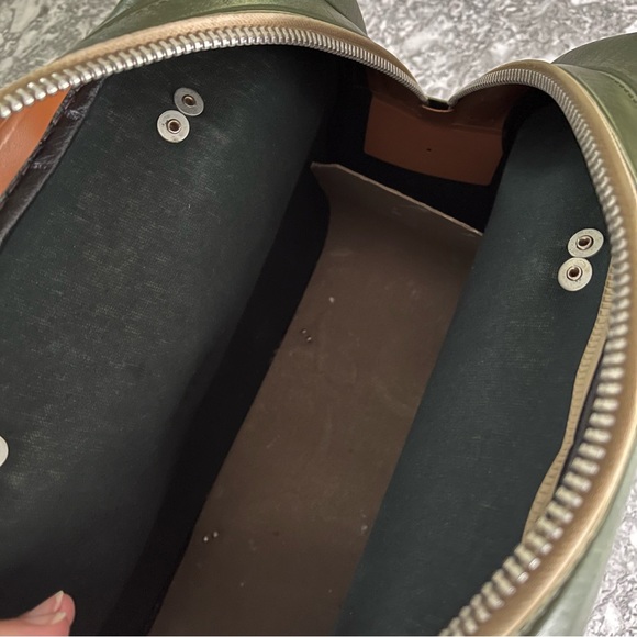 Rich green vintage weekender bag— so cool! - Picture 10 of 13